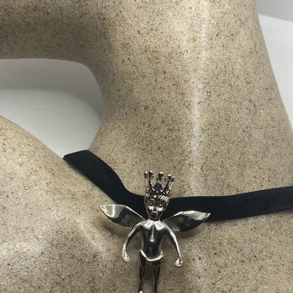 COPY - Vintage Guardian Angel Cherub Velvet Choker Necklace - Picture 3 of 7